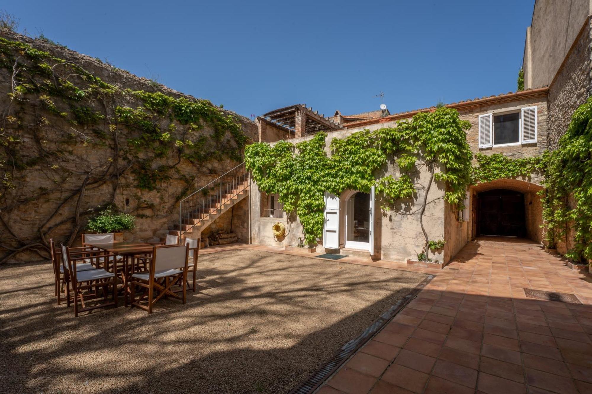 Deco - Casa Voltes Peratallada Buitenkant foto